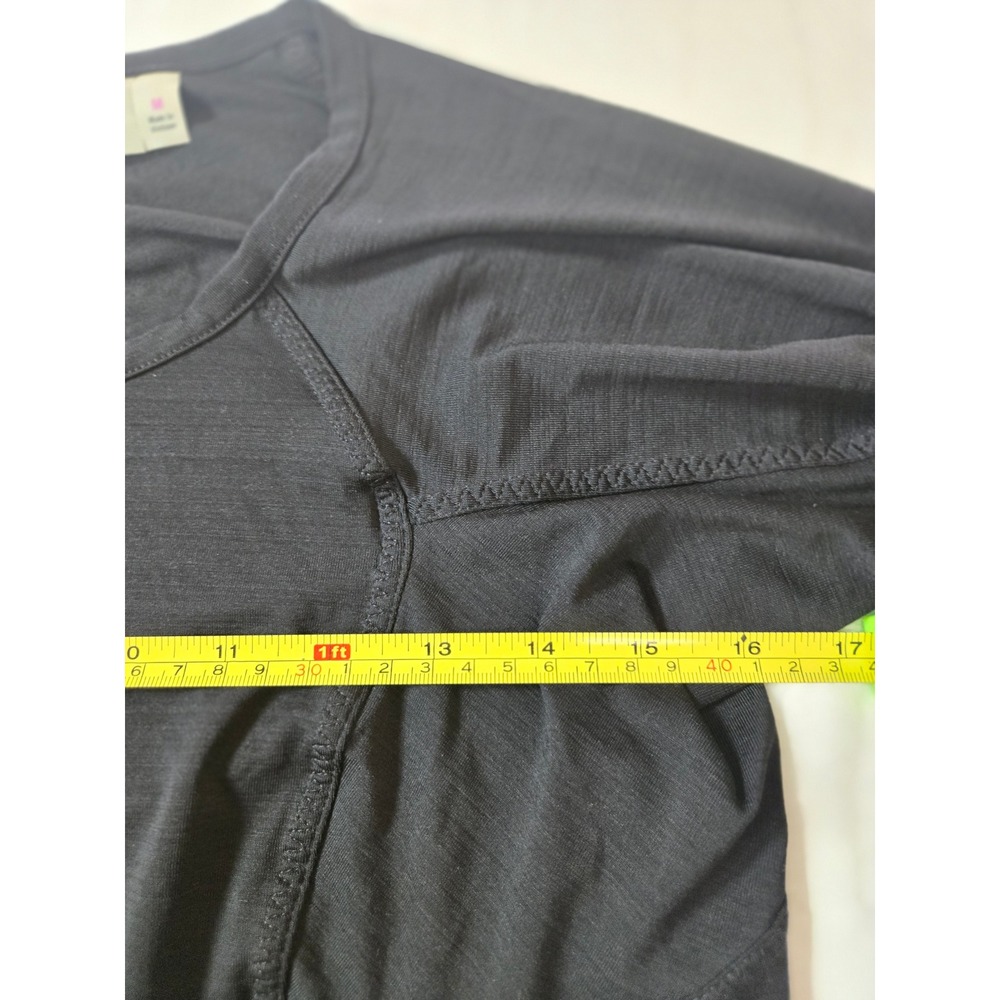 Athleta Womens Black Half Zip Long Sleeve Ruched Back Thumbhole Top Medium Layer - Picture 3 of 6